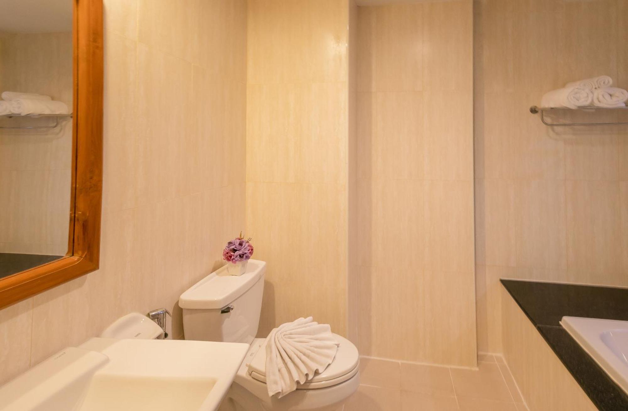 Best Venue Hotel Patong Kültér fotó